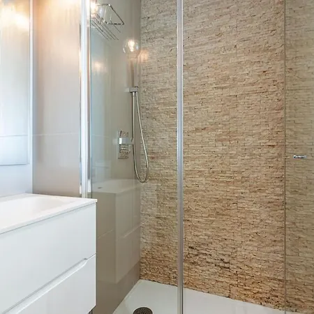 Sur Mer:appartement-villa, Vue Mer, Jardin, Parking. 滨海自由城